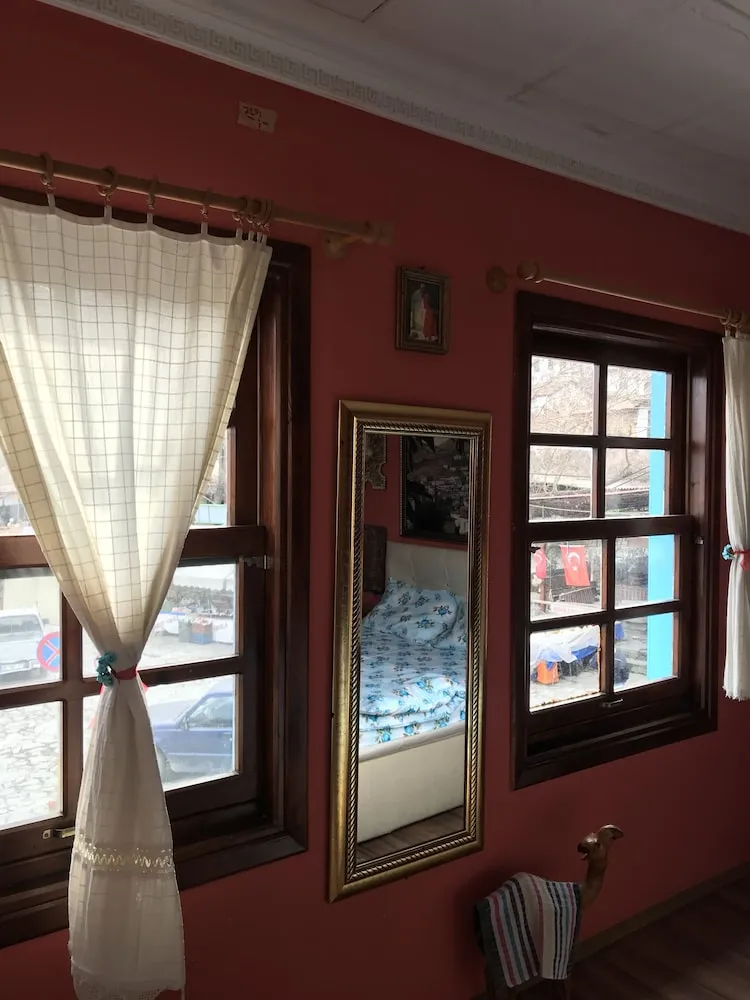Comfort Tek Büyük Yataklı Oda