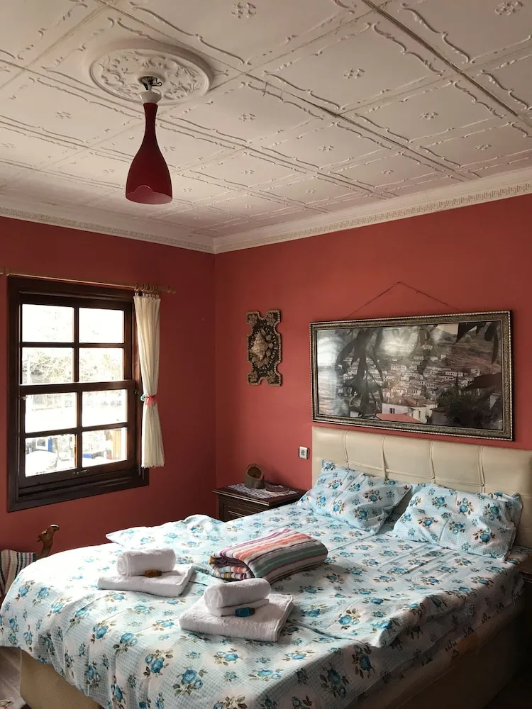 Comfort Tek Büyük Yataklı Oda