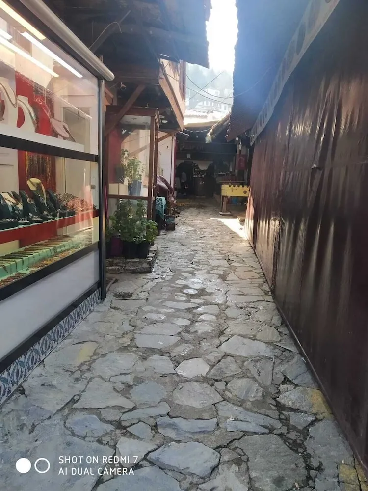 Economy Tek Büyük Yataklı Oda