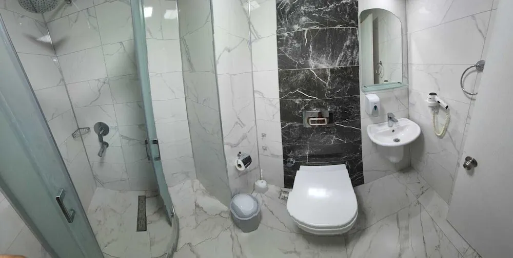 Basic Üç Kişilik Oda