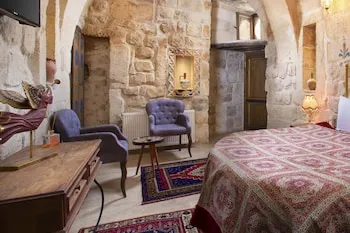 Carna Cave Hotel