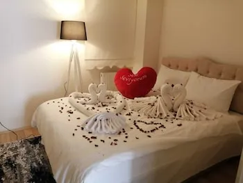 Aydoğdu Suit