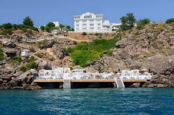 La Boutique Hotel & Suites