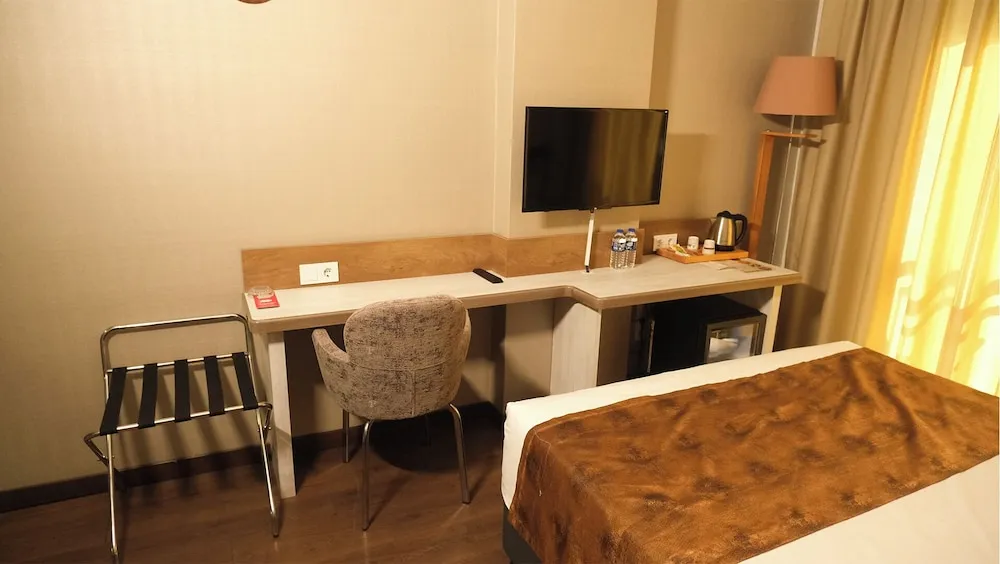 Standard Tek Büyük Yataklı Oda, Vadi Manzaralı