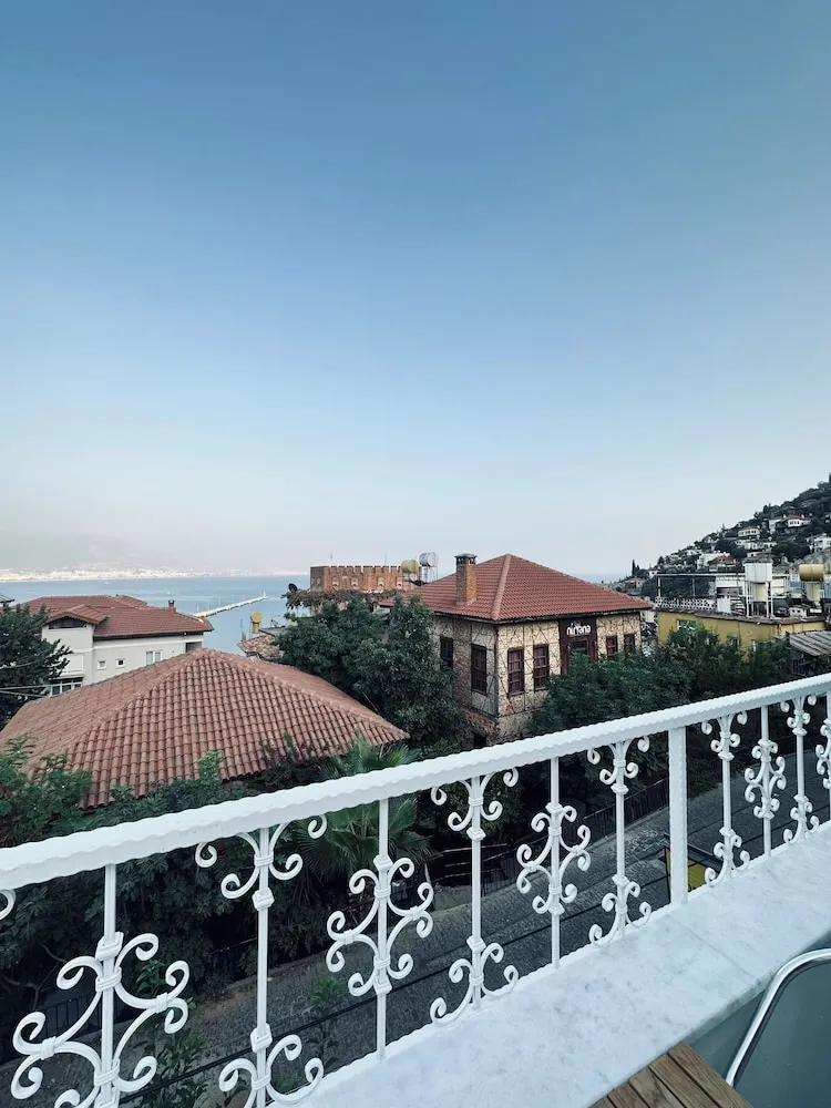 Romantic Oda, Deniz Manzaralı