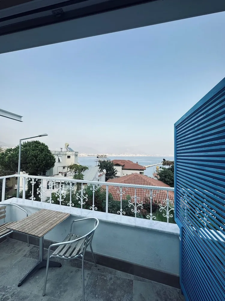 Romantic Oda, Deniz Manzaralı