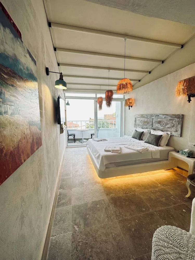 Romantic Oda, Deniz Manzaralı