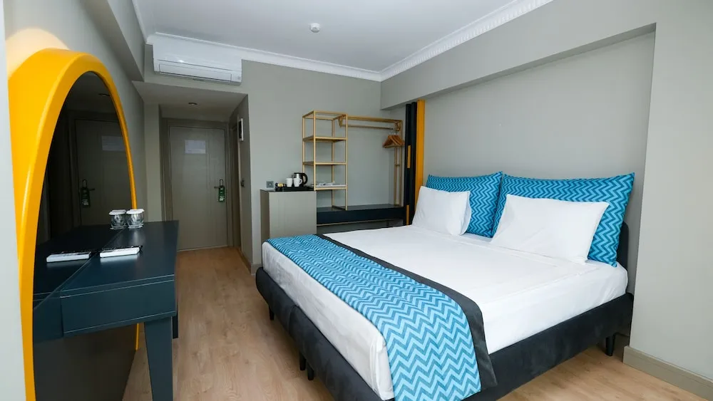 Direct Sea View Double or Twin Room