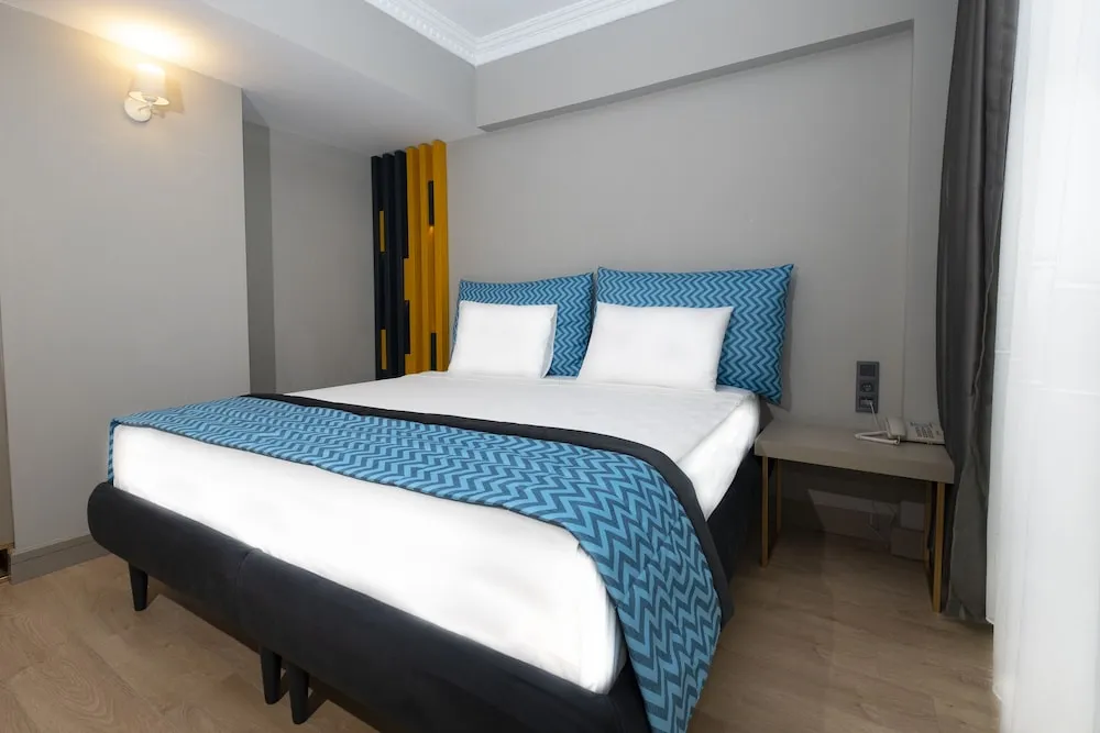 Direct Sea View Double or Twin Room