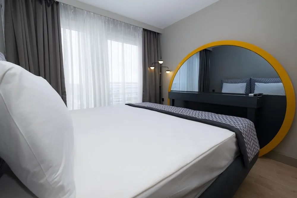 Partical Sea View Room