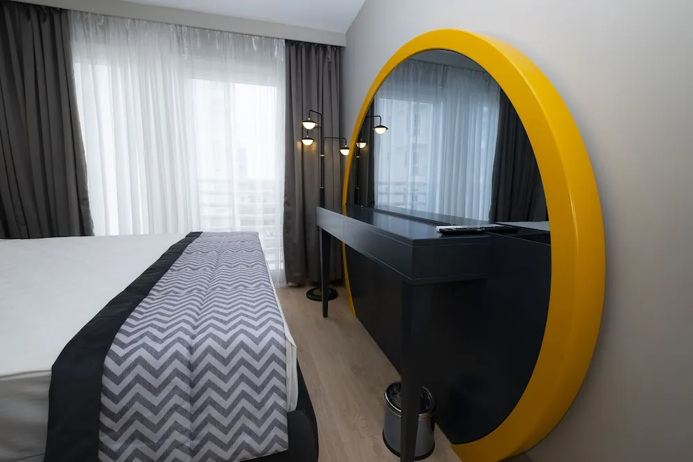 Partical Sea View Room