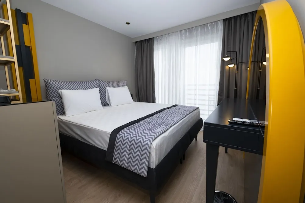 Partical Sea View Room