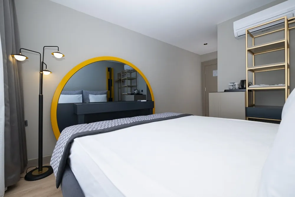 Partical Sea View Room