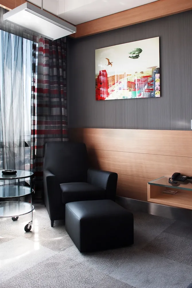 Executive Oda, 1 En Büyük (King) Boy Yatak, Club Dinlenme Salonu Girişi, Executive Katı