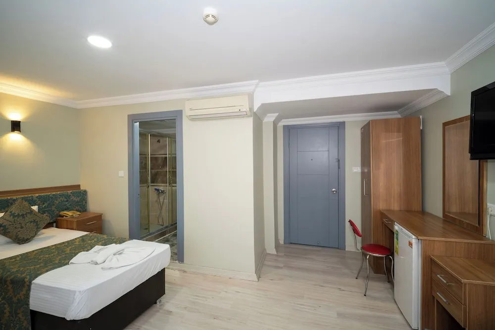 Standard Tek Büyük veya İki Ayrı Yataklı Oda