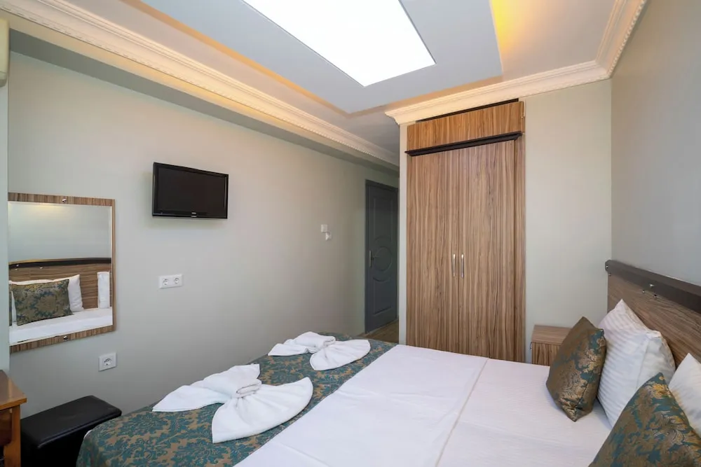 Standard Tek Büyük veya İki Ayrı Yataklı Oda