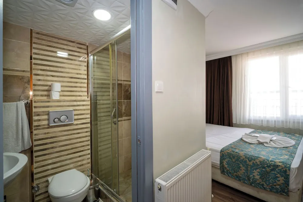 Standard Tek Büyük veya İki Ayrı Yataklı Oda