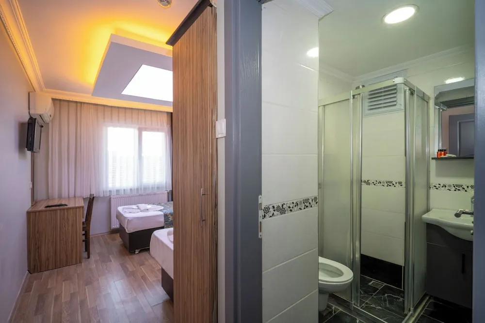 Standard Tek Büyük veya İki Ayrı Yataklı Oda