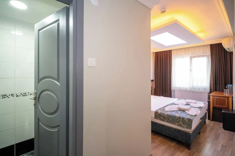 Standard Tek Büyük veya İki Ayrı Yataklı Oda