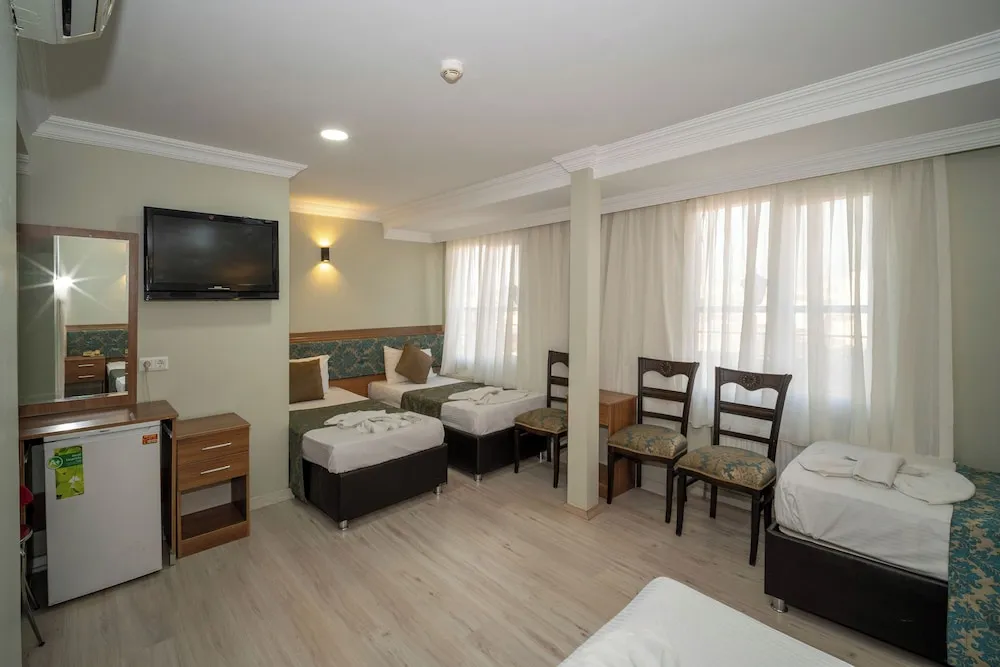 Standard Dört Kişilik Oda