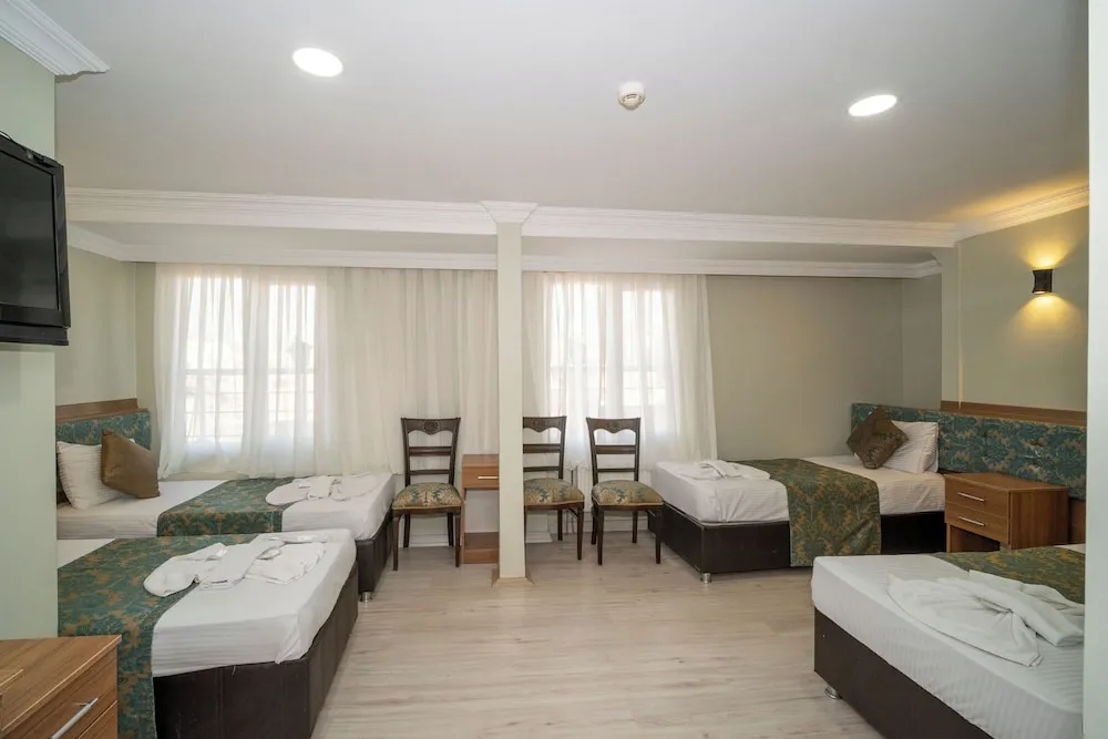 Standard Dört Kişilik Oda