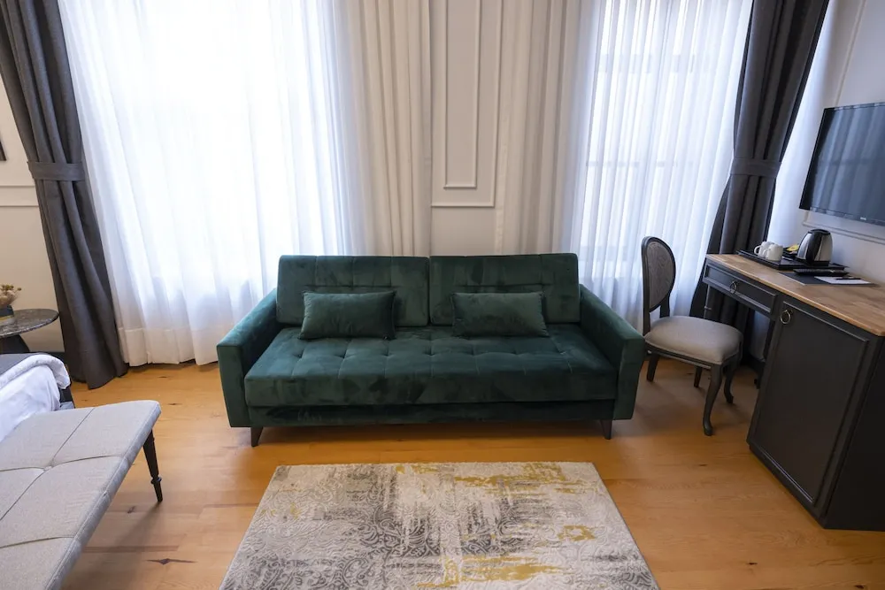 Deluxe Üç Kişilik Oda