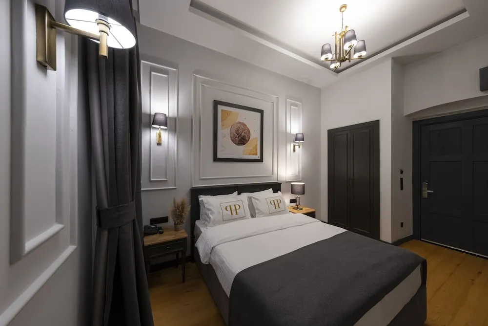 Deluxe Tek Büyük Yataklı Oda