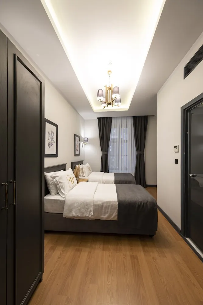 Deluxe Family Suite
