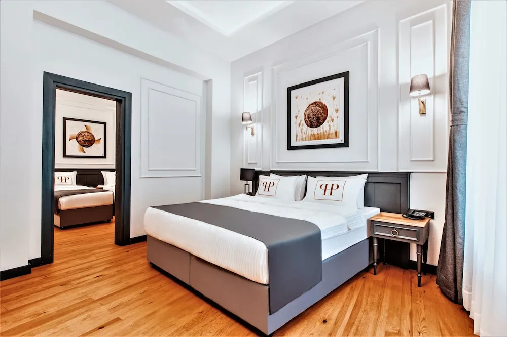 Deluxe Family Suite