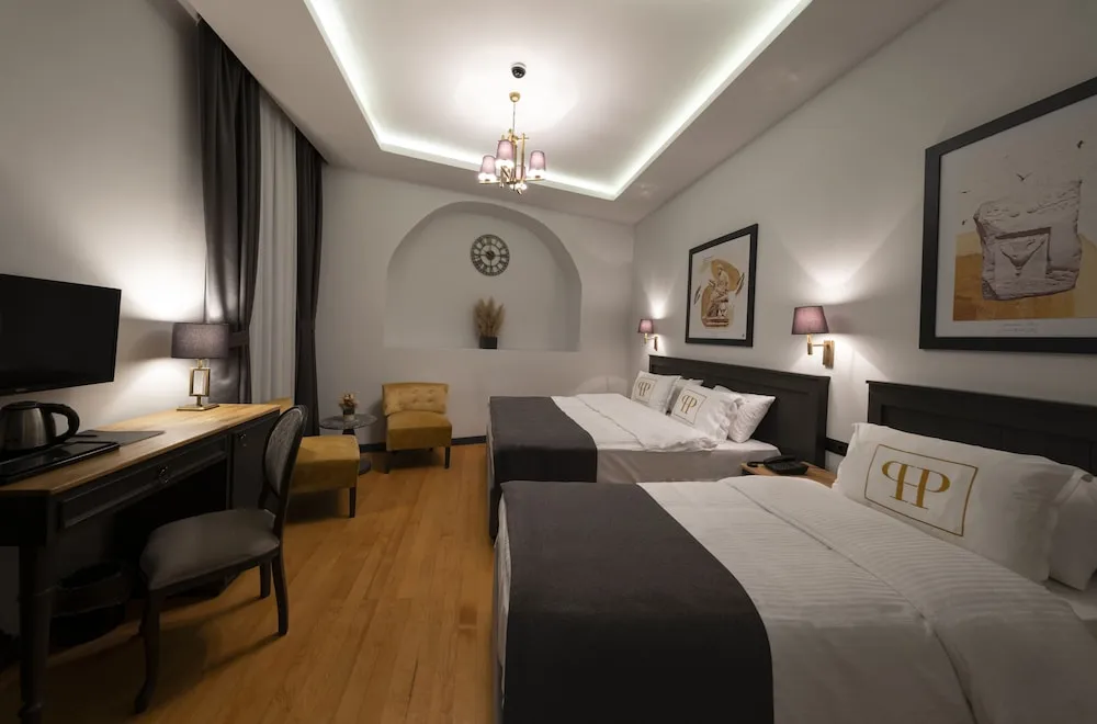 Deluxe Family Suite