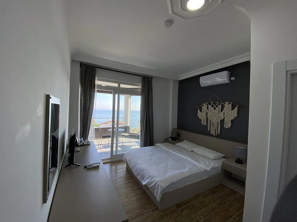 Deluxe Tek Büyük Yataklı Oda