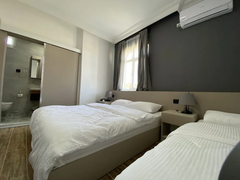 Deluxe Üç Kişilik Oda