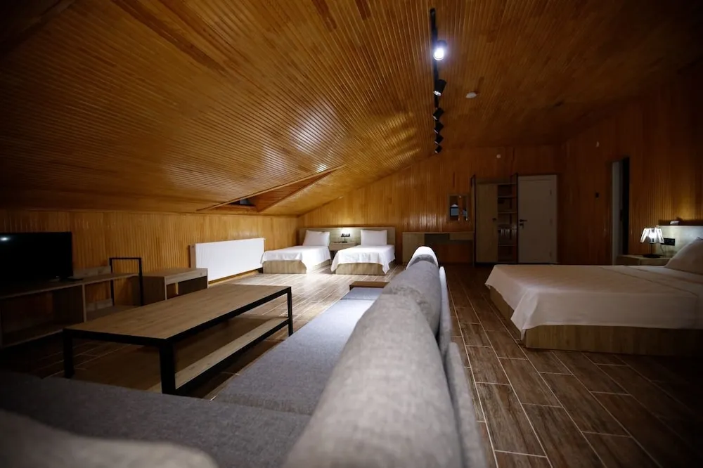 Deluxe Çatı Katı Süiti (Penthouse), Bahçe Manzaralı