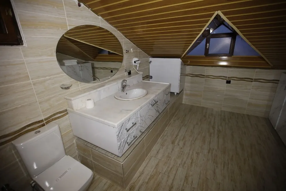 Deluxe Çatı Katı Süiti (Penthouse), Bahçe Manzaralı