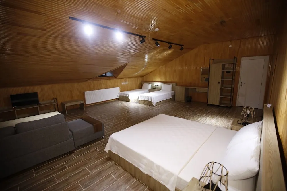 Deluxe Çatı Katı Süiti (Penthouse), Bahçe Manzaralı