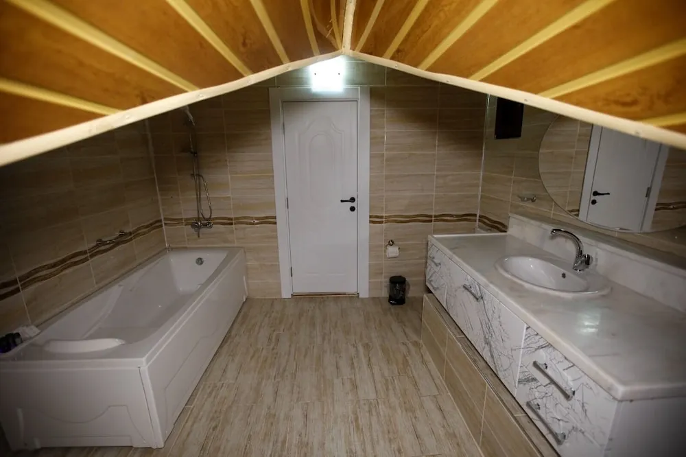 Deluxe Çatı Katı Süiti (Penthouse), Bahçe Manzaralı