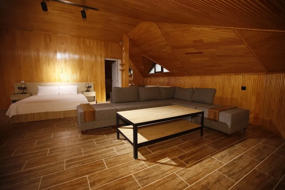 Deluxe Çatı Katı Süiti (Penthouse), Bahçe Manzaralı