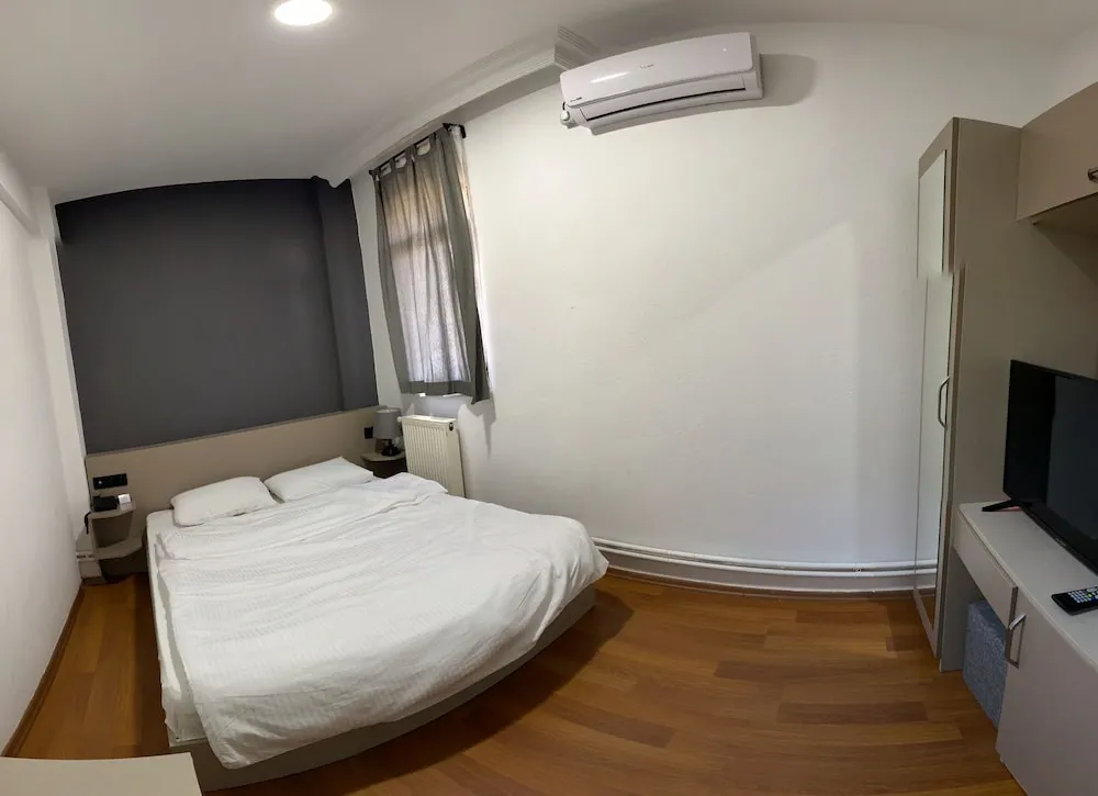 Economy Tek Büyük Yataklı Oda, Ortak Banyo