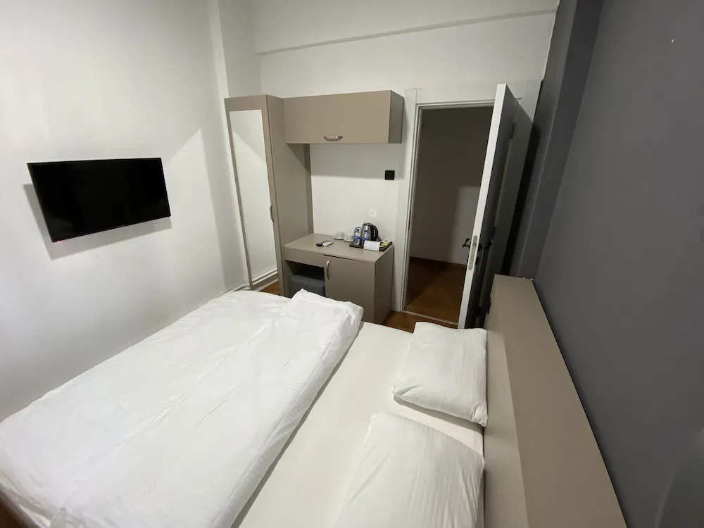 Economy Tek Büyük Yataklı Oda, Ortak Banyo