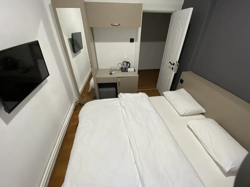 Economy Tek Büyük Yataklı Oda, Ortak Banyo