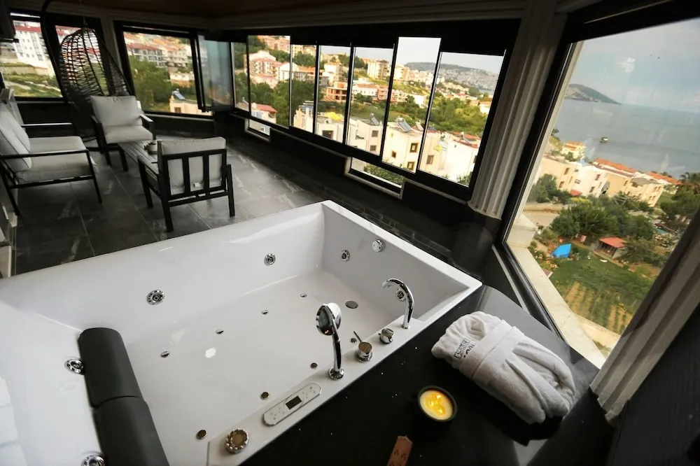 Deluxe Çatı Katı Süiti (Penthouse), Deniz Manzaralı