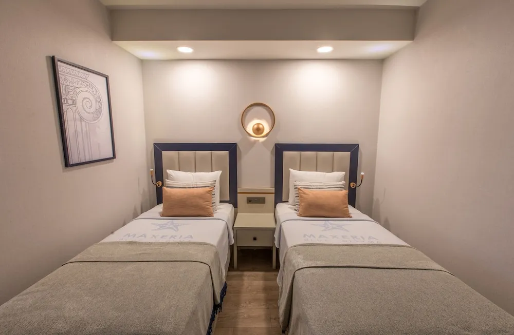 Standart Kısmı Deniz Manzaralı Oda