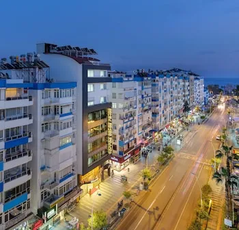 Grand Güllük Hotel & Spa