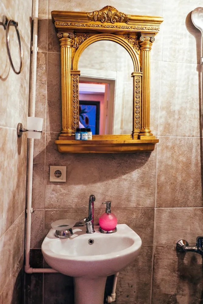 Economic Room with Shared Bathroom