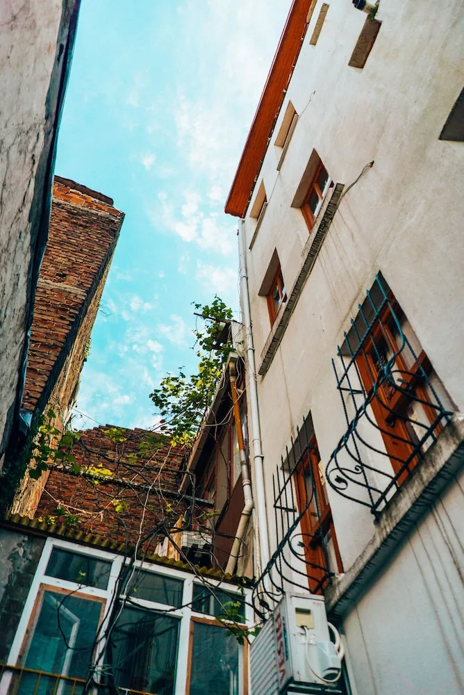 Economic Room with Shared Bathroom