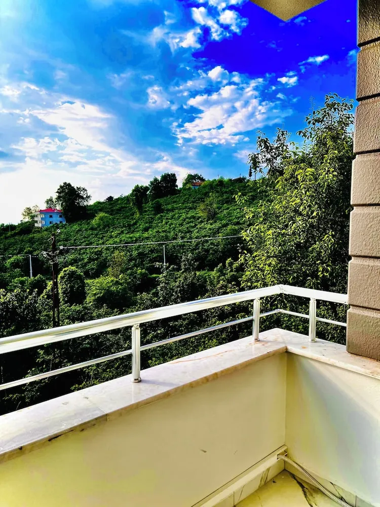 Grand Apart Daire, Dağ Manzaralı