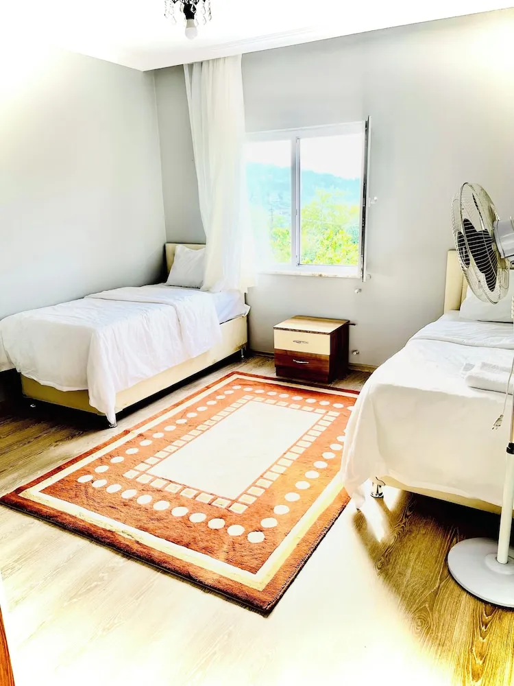 Grand Apart Daire, Dağ Manzaralı