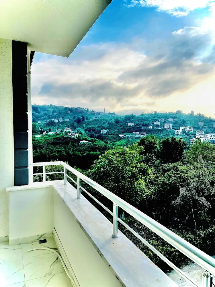 Grand Apart Daire, Dağ Manzaralı