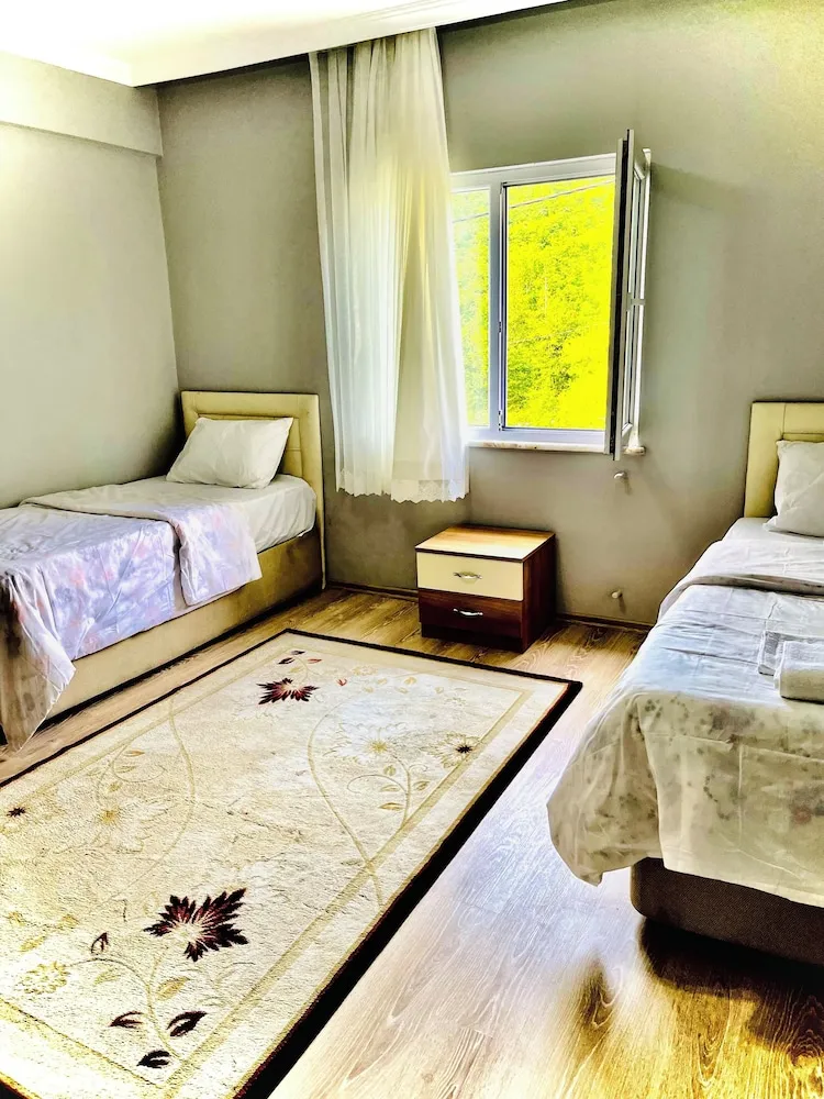 Grand Apart Daire, Dağ Manzaralı