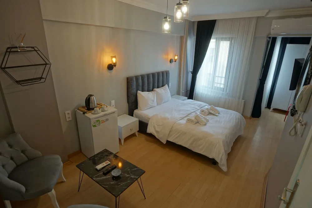 Deluxe Tek Büyük Yataklı Oda
